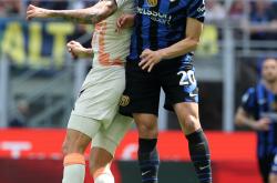 贝博官方网址罗马迎意甲关键赛，今夜远射贴柱，震撼外界，更衣室氛围转暖的简单介绍