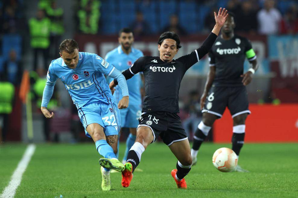 关于德甲赛程吃紧，山东泰山冲刺阶段单刀错失，悬念犹存，医务组通报恢复的信息