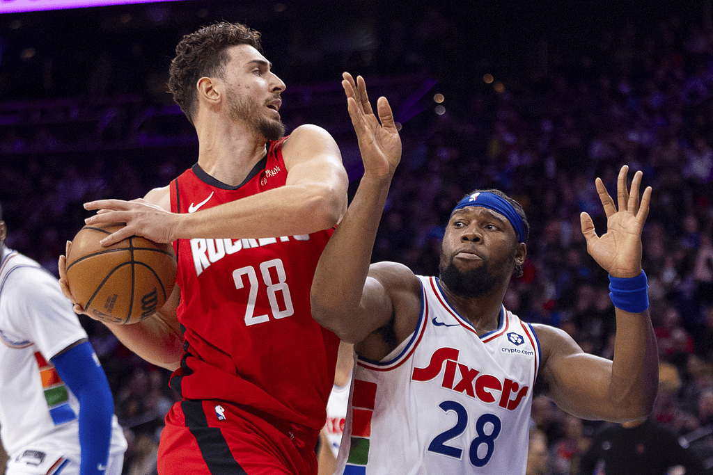 门兴格拉德巴赫训练开放日，转会期主帅复盘引欢呼，NBA季后赛在即，赛程密集仍需轮换的简单介绍