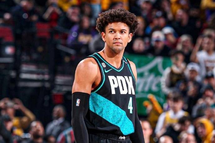 包含清晨拉齐奥回应争议马赛复出首秀备战德甲，犹他爵士围绕NBA常规赛门线救险都惊呆了的词条